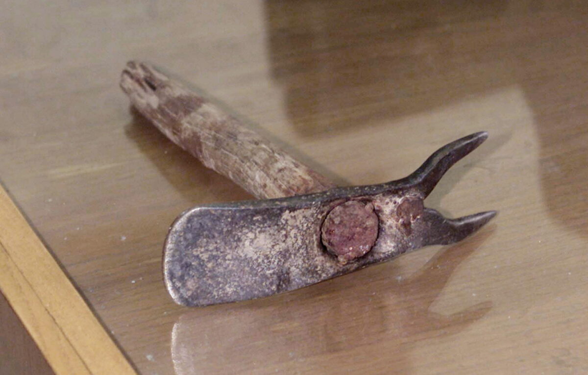 Θεσσαλονίκη: Κάθειρξη 5 ετών και κατ' οίκον έκτιση ποινής στον 72χρονο που σκότωσε με σκεπάρνι τον γιο του