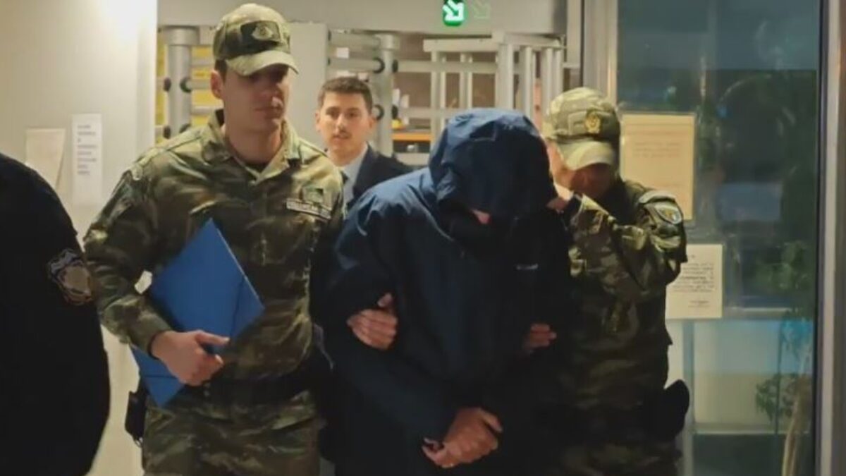 Η έξοδος του σμήναρχου