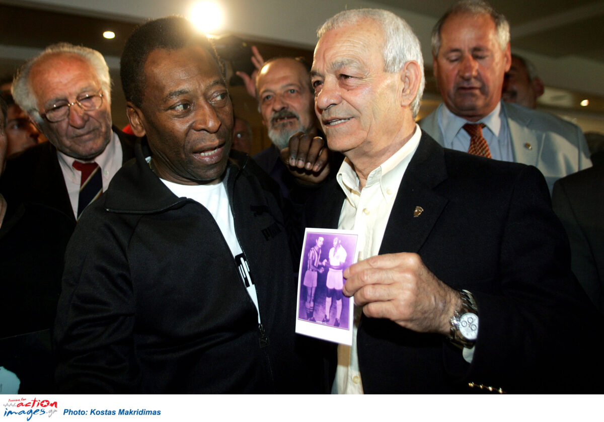 Ο Σωτήρης Γκαβέζος με τον Πελέ