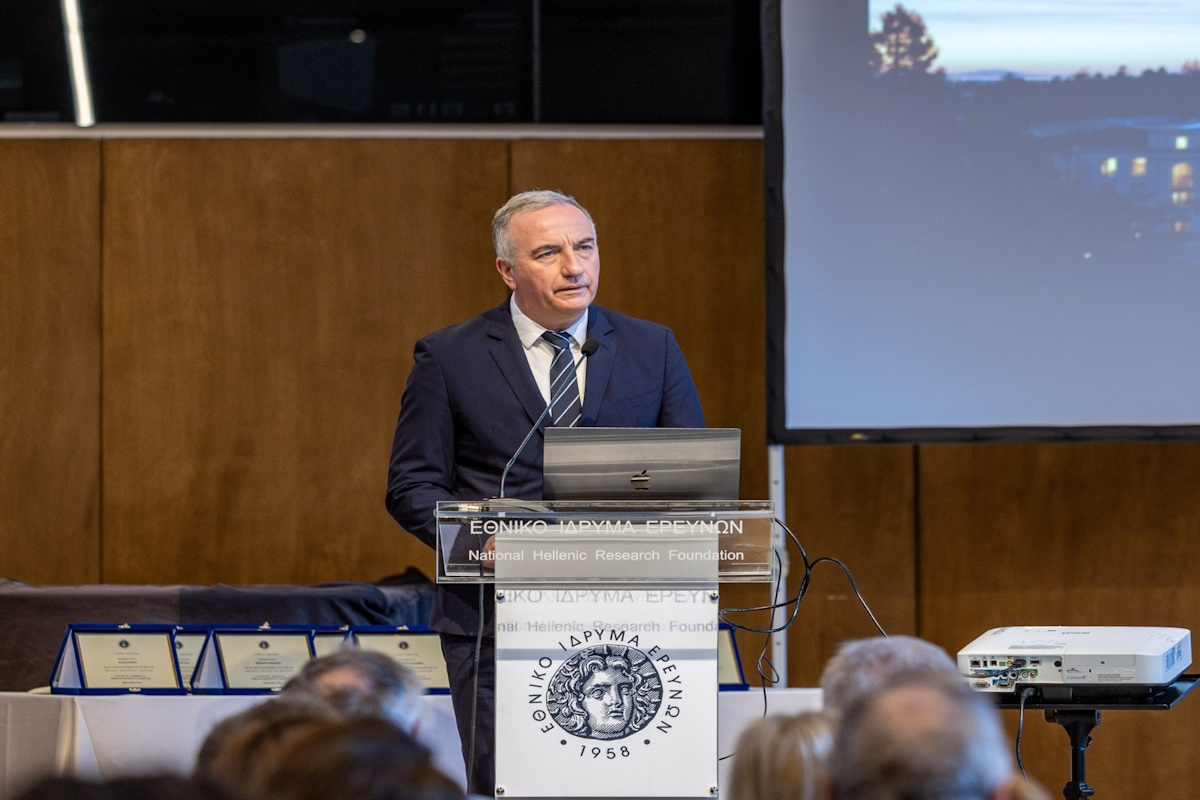 Σταύρος Καλαφάτης