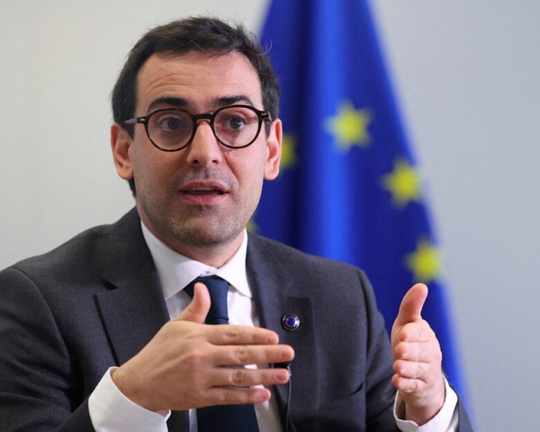 Ο Στεφάν Σεζουρνέ