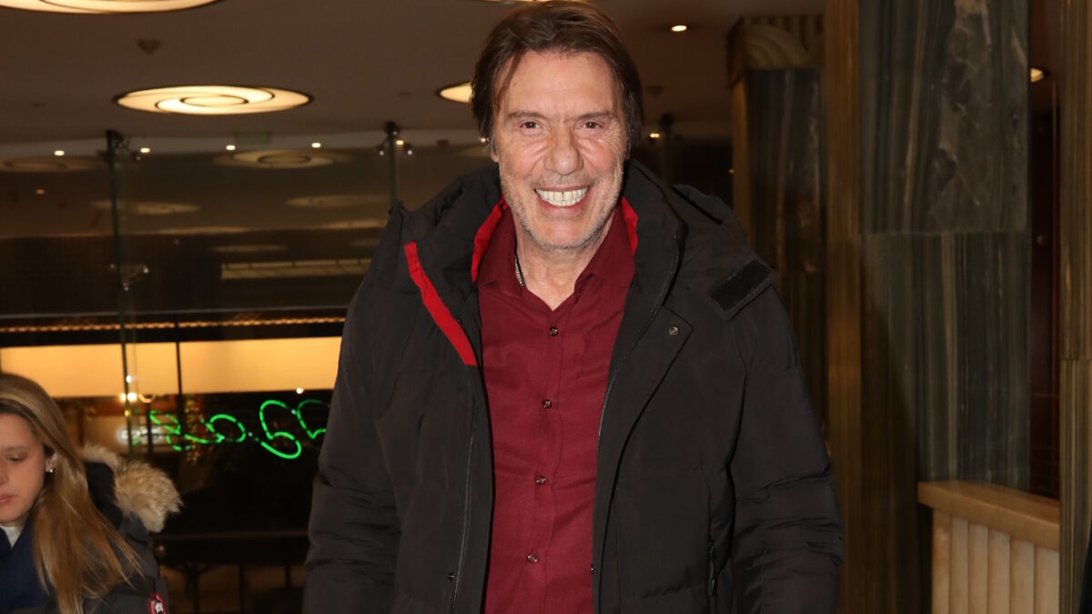 Στράτος Τζώρτζογλου