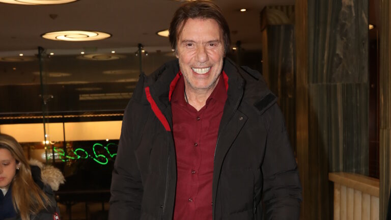 Στράτος Τζώρτζογλου