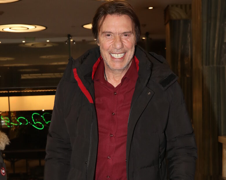 Στράτος Τζώρτζογλου