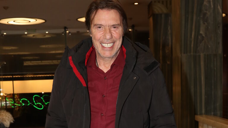 Στράτος Τζώρτζογλου