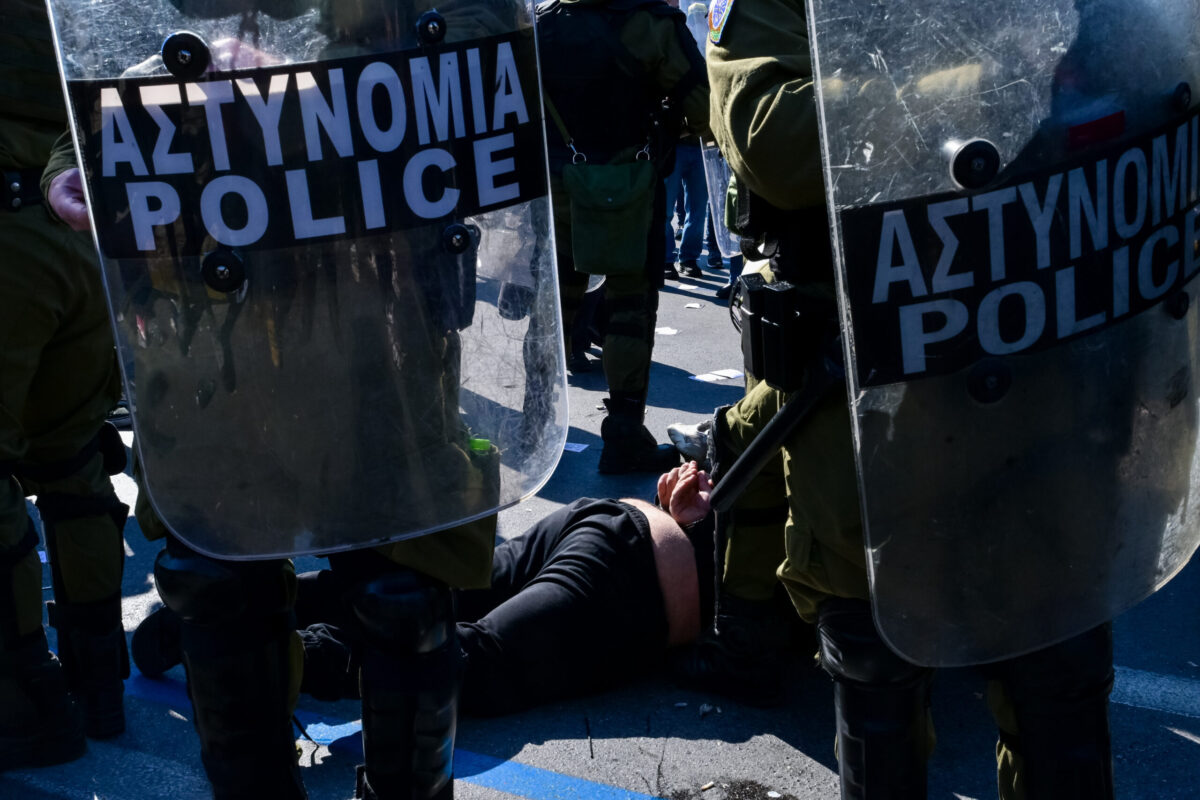 Επεισόδια μετά το τέλος της συγκέντρωσης στην πλατεία Συντάγματος στην Αθήνα για τη συμπλήρωση τριών χρόνων από το σιδηροδρομικό δυστύχημα των Τεμπών, που στοίχισε τις ζωές 57 ανθρώπων.Σάββατο 28 Φεβρουαρίου 2026 (ΤΑΤΙΑΝΑ ΜΠΟΛΑΡΗ