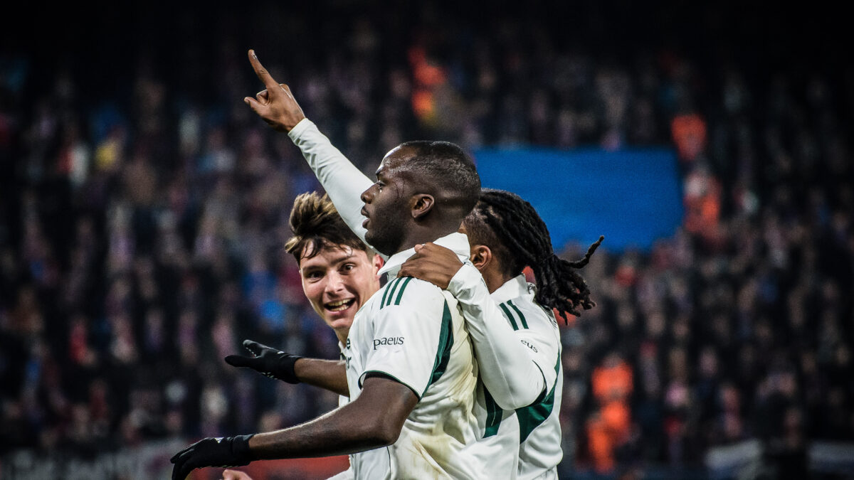 Ο Τετέι πανηγυρίζει το γκολ του για τον Παναθηναϊκό