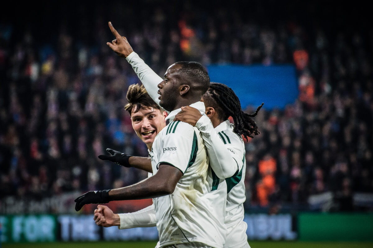 Ο Τετέι πανηγυρίζει το γκολ του για τον Παναθηναϊκό