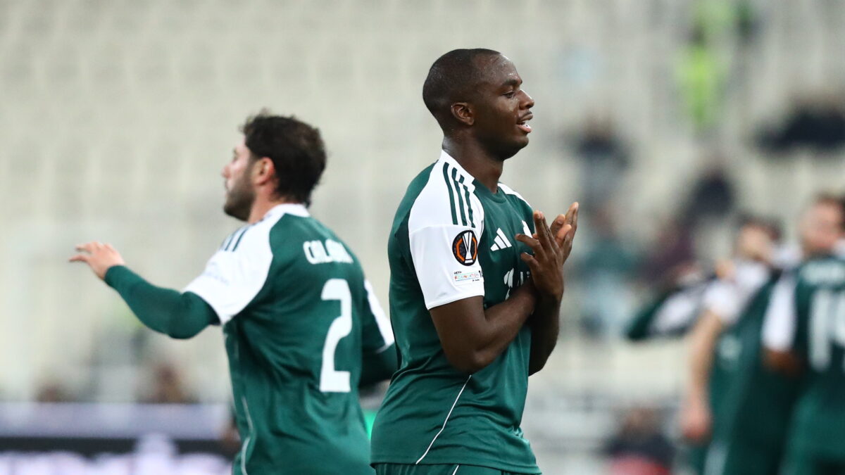 Ο Τετέι πανηγυρίζει το γκολ του Παναθηναϊκού κόντρα στην Πλζεν