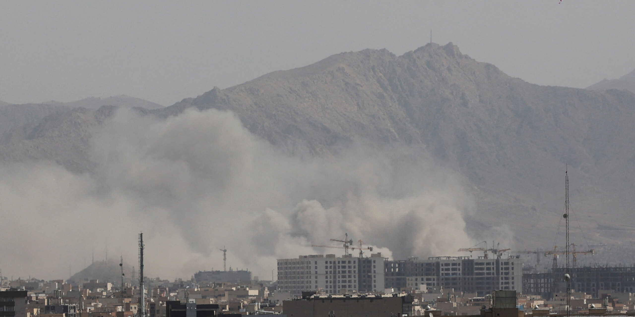 Καπνός στην Τεχεράνη μετά την κοινή επιχείρηση ΗΠΑ - Ισραήλ