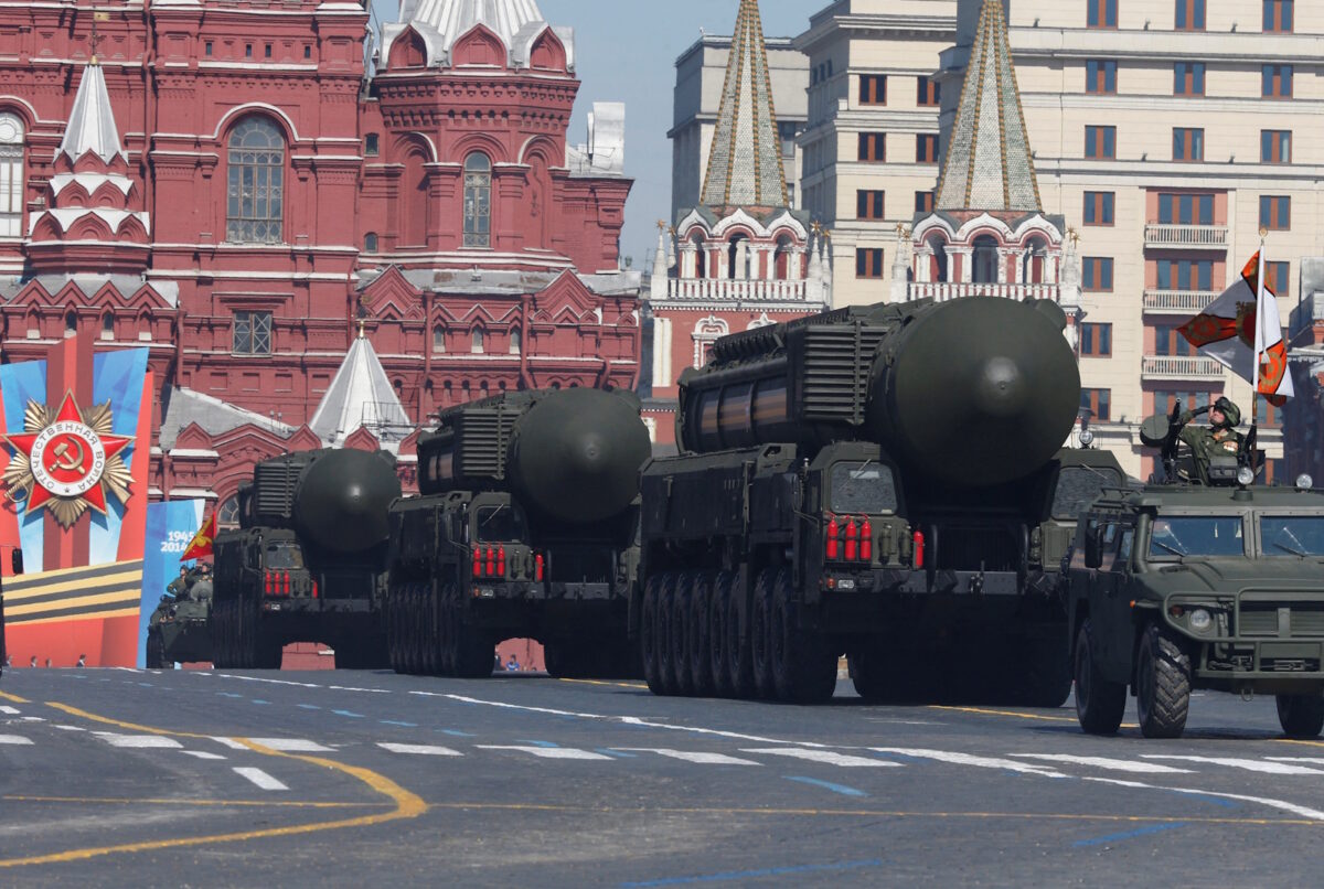Ρωσικοί διηπειρωτικοί βαλλιστικοί πύραυλοι τύπου Topol-M για πυρηνικές επιθέσεις