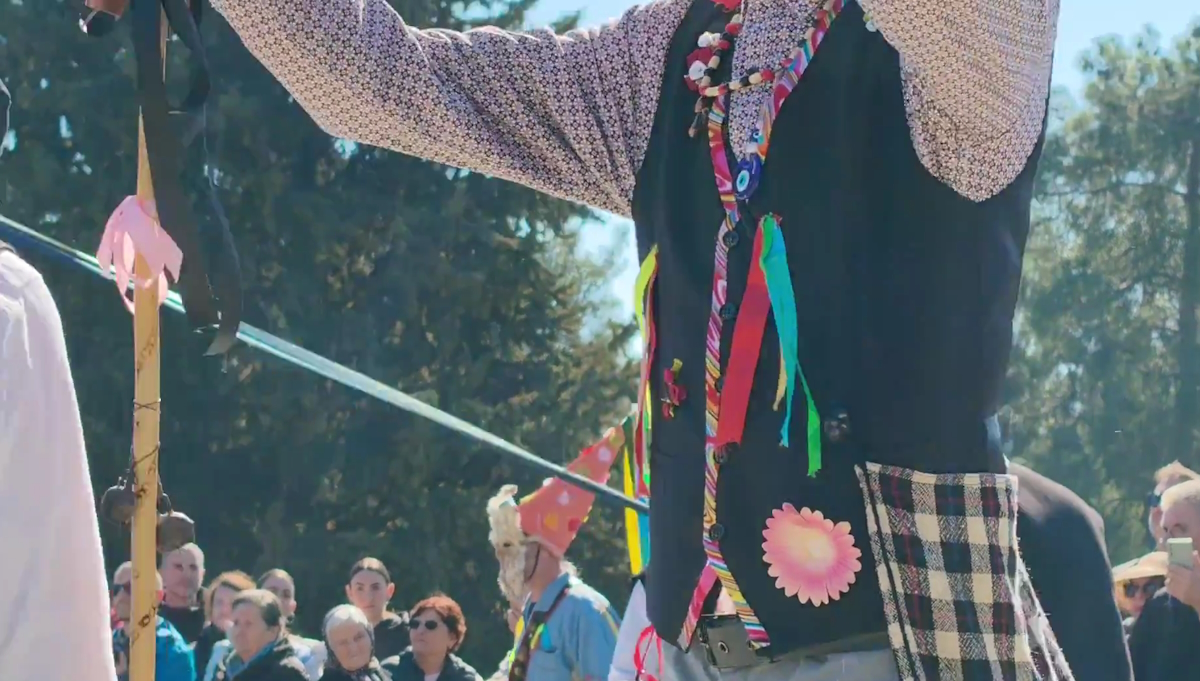 Φαλλοί, πειράγματα και διονυσιακό κέφι στον Τύρναβο - Το «ακόλαστο» Μπουρανί ζωντάνεψε ξανά