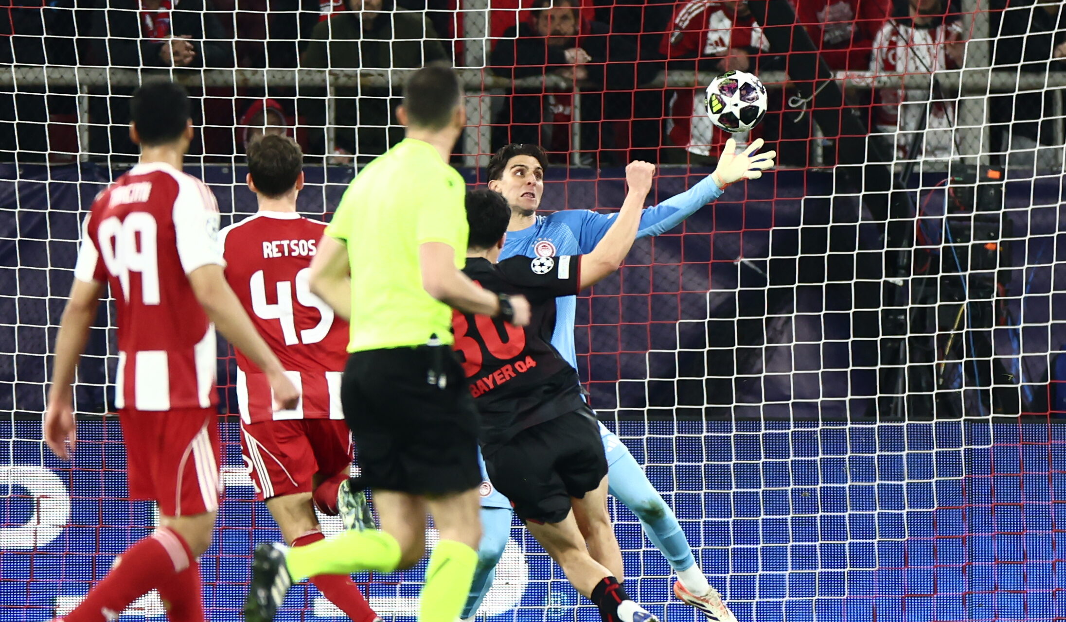 Ο Τζολάκης στο Ολυμπιακός – Μπάγερ Λεβερκούζεν  (ΘΕΟΔΩΡΟΣ ΧΡΙΣΤΟΔΟΥΛΑΚΗΣ