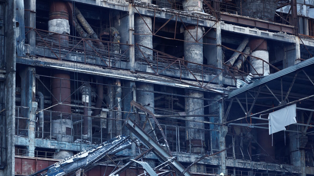 Συντρίμμια από ρωσικές επιθέσεις στην Ουκρανία