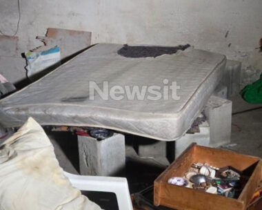 Θεσσαλονίκη: Εικόνες από το υπόγειο της φρίκης που βρέθηκε νεκρή η 47χρονη – Απολογούνται οι 2 άνδρες για τις δολοφονίες