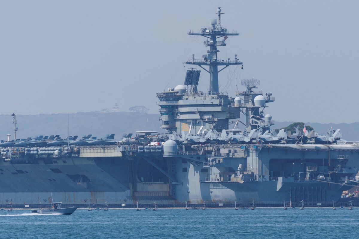 Το αεροπλανοφόρο USS Abraham Lincoln
