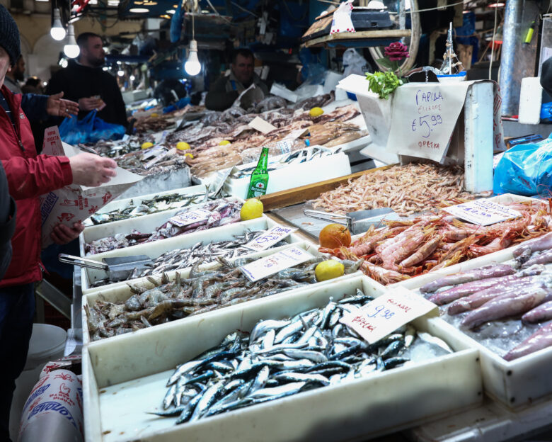 Στιγμιότυπο από την Βαρβάκειο Ιχθυαγορά