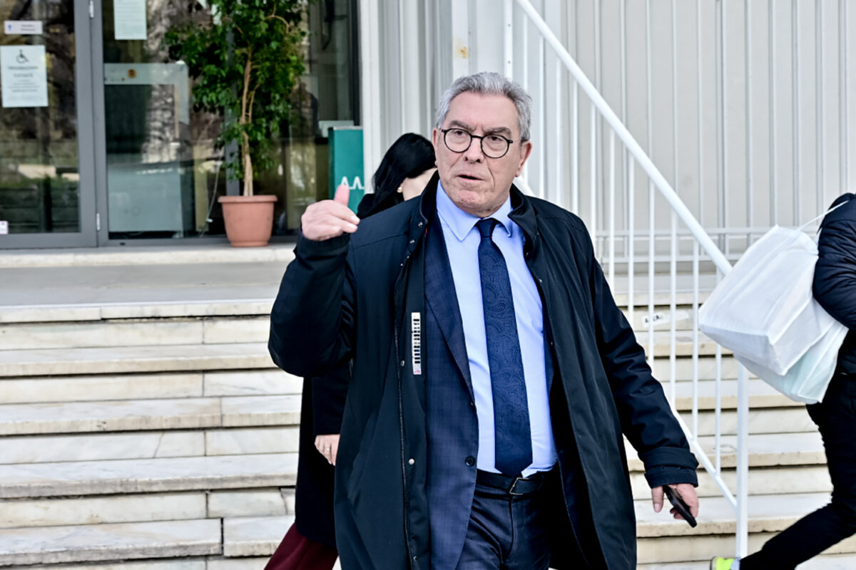 Βασίλης Καπερνάρος