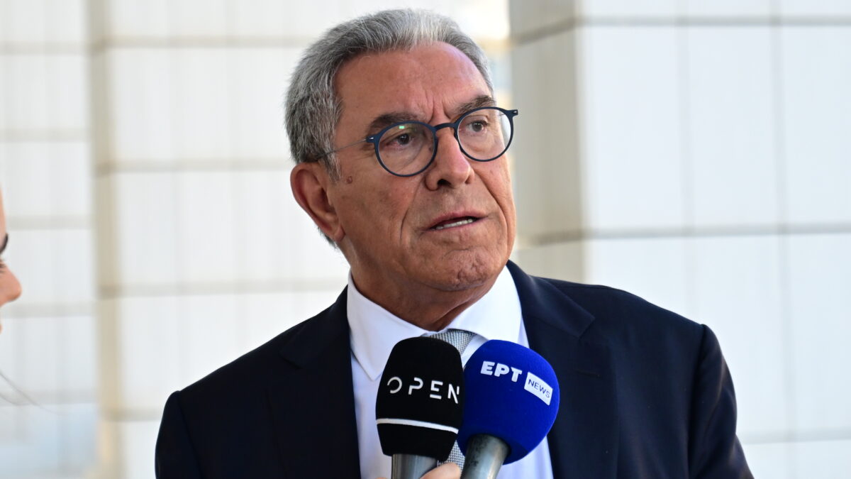 Βασίλης Καπερνάρος