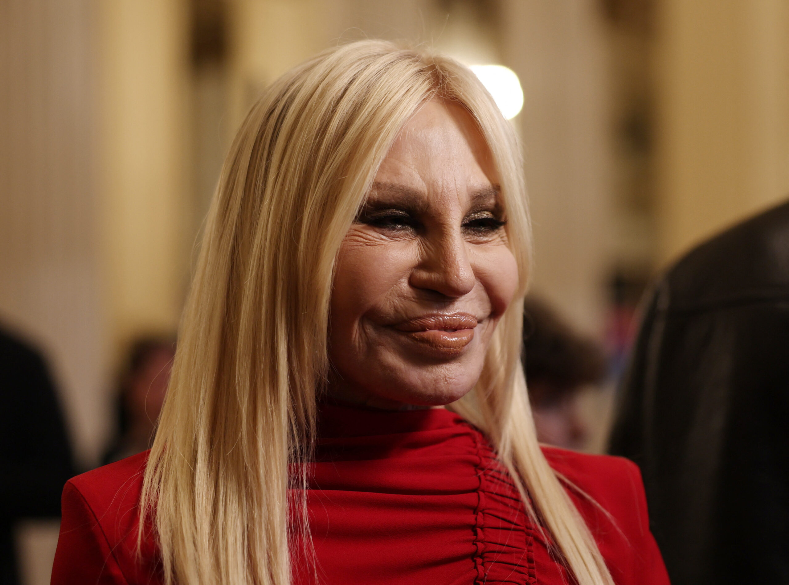 Η Ντονατέλα Βερσάτσε στην Σκάλα του Μιλάνου για την τελετή έναρξης