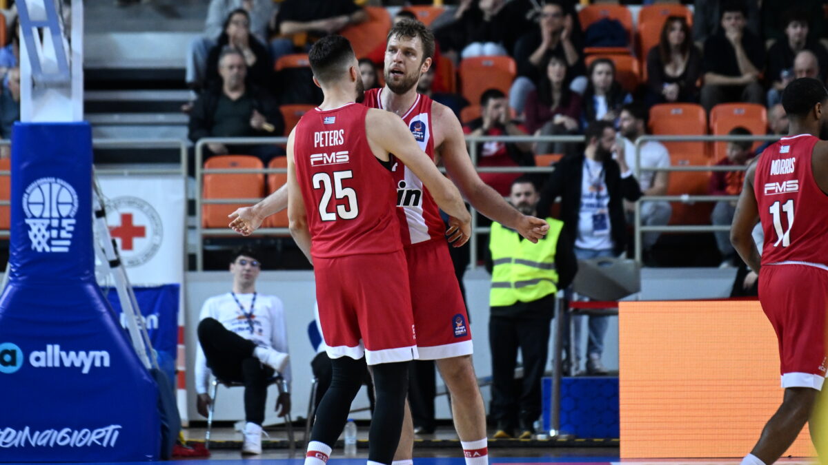 Ο Βεζένκοφ και ο Πίτερς