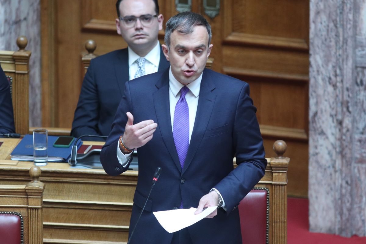 Ο Τάσος Χατζηβασιλείου στη Βουλή