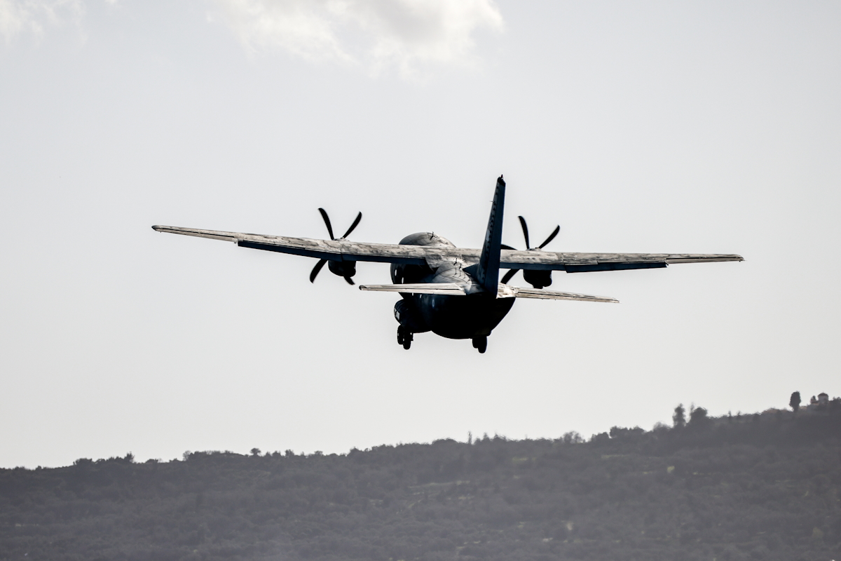 Αεροδιακομιδή για τη μεταφορά έξι ανήλικων παιδιών μεταναστών το Νοσοκομείο Παίδων "Η Αγία Σοφία" στην Αθήνα που νοσηλεύονταν στη Χίο μετά την πολύνεκρη τραγωδία