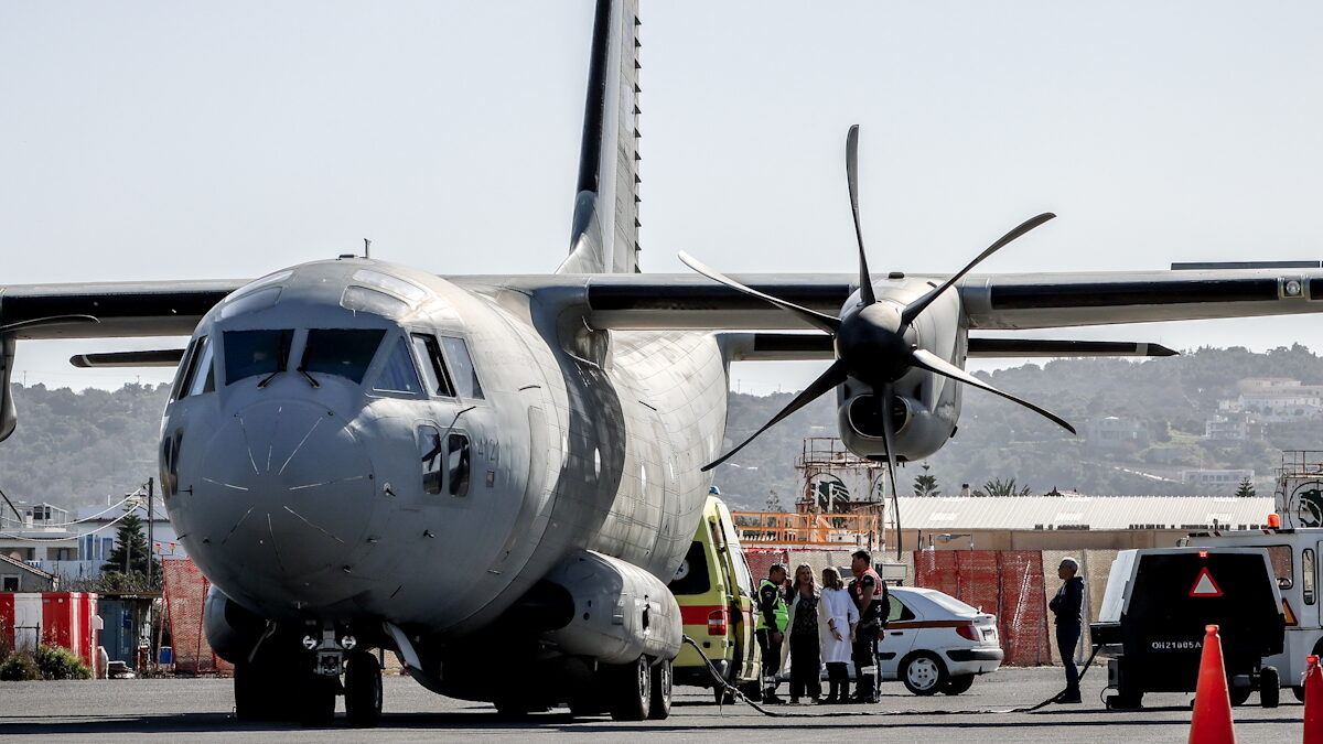 Αεροδιακομιδή για τη μεταφορά έξι ανήλικων παιδιών μεταναστών το Νοσοκομείο Παίδων "Η Αγία Σοφία" στην Αθήνα που νοσηλεύονταν στη Χίο μετά την πολύνεκρη τραγωδία