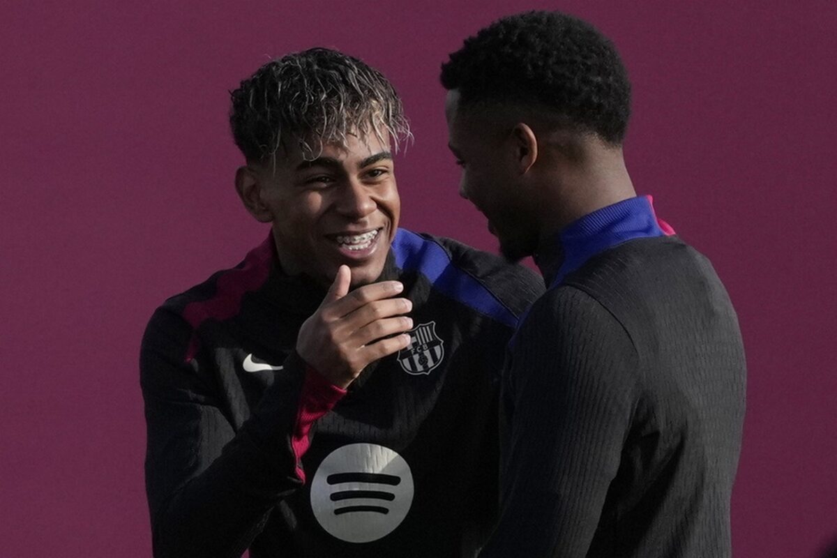 Ο Λαμίν Γιαμάλ με τον Ανσού Φατί