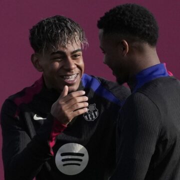 Ο Λαμίν Γιαμάλ με τον Ανσού Φατί