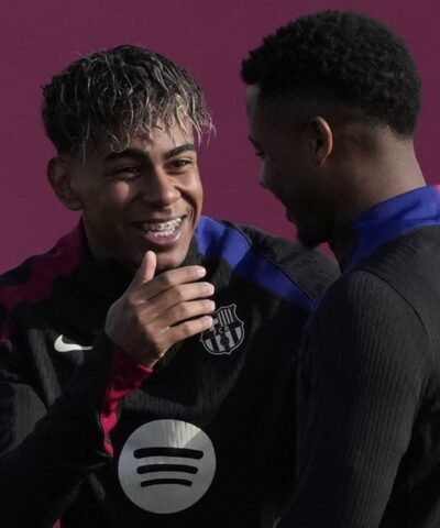 Ο Λαμίν Γιαμάλ με τον Ανσού Φατί