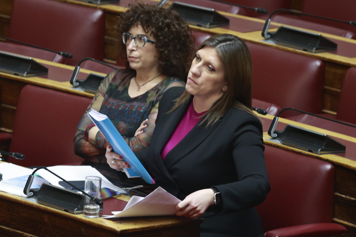 Η Έλενα Καραγεωργοπούλου με την Ζωή Κωνσταντοπούλου