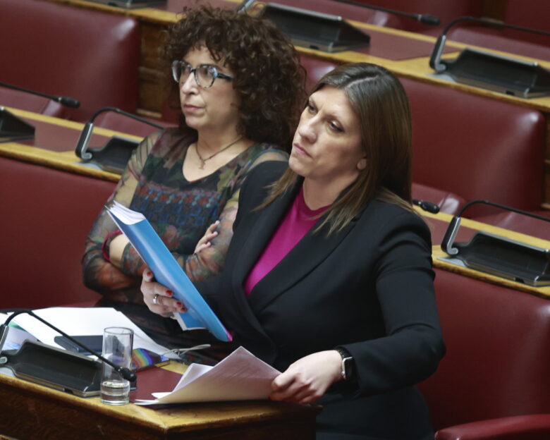 Η Έλενα Καραγεωργοπούλου με την Ζωή Κωνσταντοπούλου