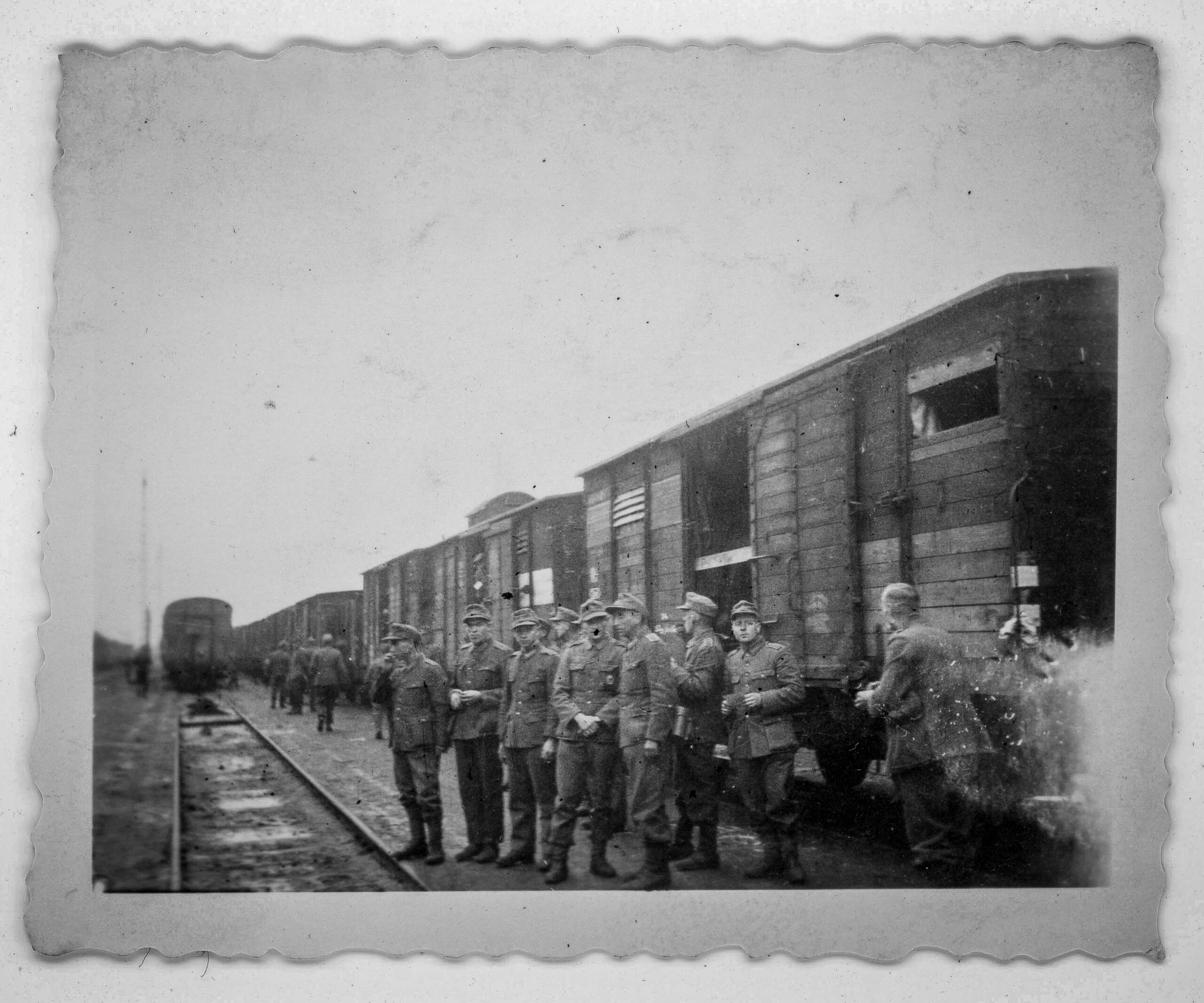 ΠΑΡΟΥΣΙΑΣΗ ΤΗΣ ΦΩΤΟΓΡΑΦΙΚΗΣ ΣΥΛΛΟΓΗΣ ΧΟΙΕΡ ΑΠΟ ΤΟ ΥΠΟΥΡΓΕΙΟ ΠΟΛΙΤΙΣΜΟΥ / ΕΚΤΕΛΕΣΗ ΤΩΝ 200 ΚΟΜΜΟΥΝΙΣΤΩΝ ΤΗΝ ΠΡΩΤΟΜΑΓΙΑ 1944 ΣΤΟ ΣΚΟΠΕΥΤΗΡΙΟ ΤΗΣ ΚΑΙΣΑΡΙΑΝΗΣ (ΑΝΤΙΓΡΑΦΗ ΤΑΤΙΑΝΑ ΜΠΟΛΑΡΗ/EUROKINISSI) Φωτογραφίες 200 της Καισαριανής