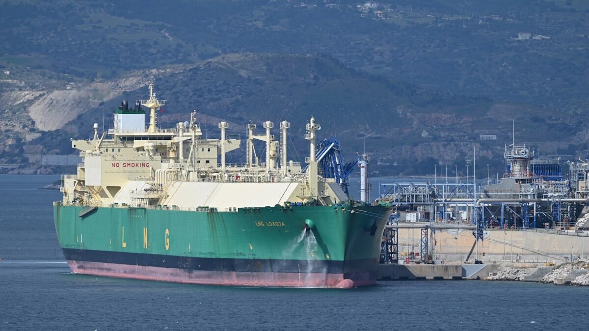 The tanker LNG LOKOJA, which departs from the Port of Bonny, Nigeria, unloads Nigerian LNG at the Revithoussa terminal near Athens, Greece, on February 22, 2026. Cargoes from Nigeria contribute to the diversification of European gas supplies and strengthen energy security in the post-Russian gas market. (Photo by Nicolas Koutsokosta / NurPhoto