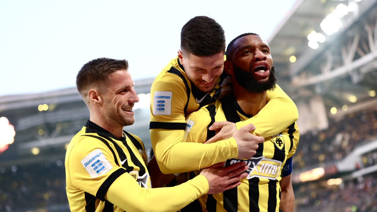 Οι παίκτες της ΑΕΚ πανηγυρίζουν το γκολ του Μουκουντί (ΜΑΡΙΛΙΑ ΒΑΣΙΛΑΚΟΠΟΥΛΟΥ