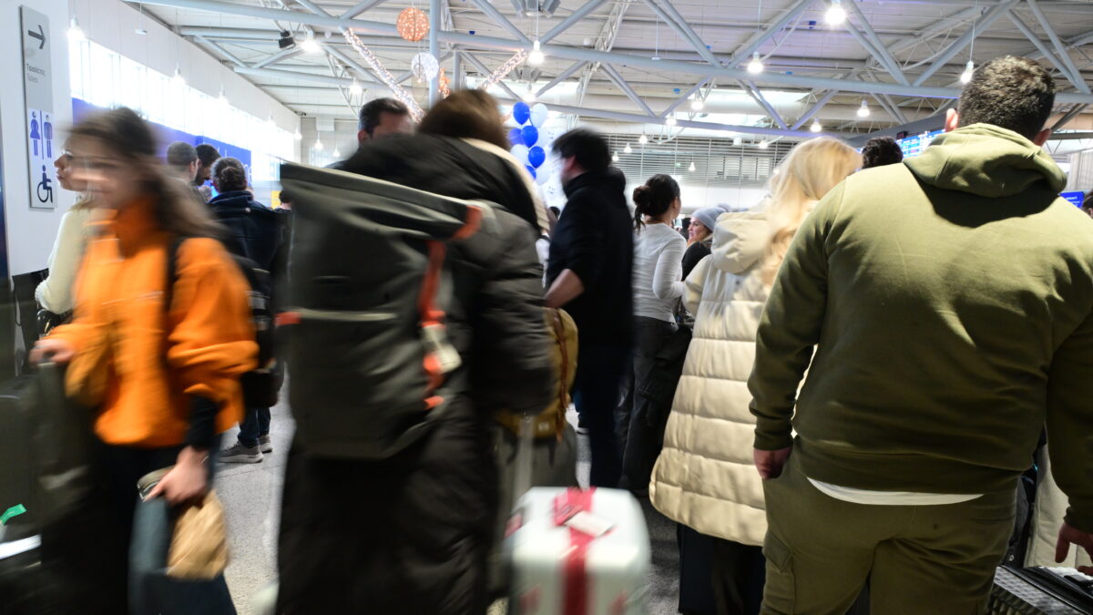 Εγκλωβισμένοι σε αεροδρόμιο