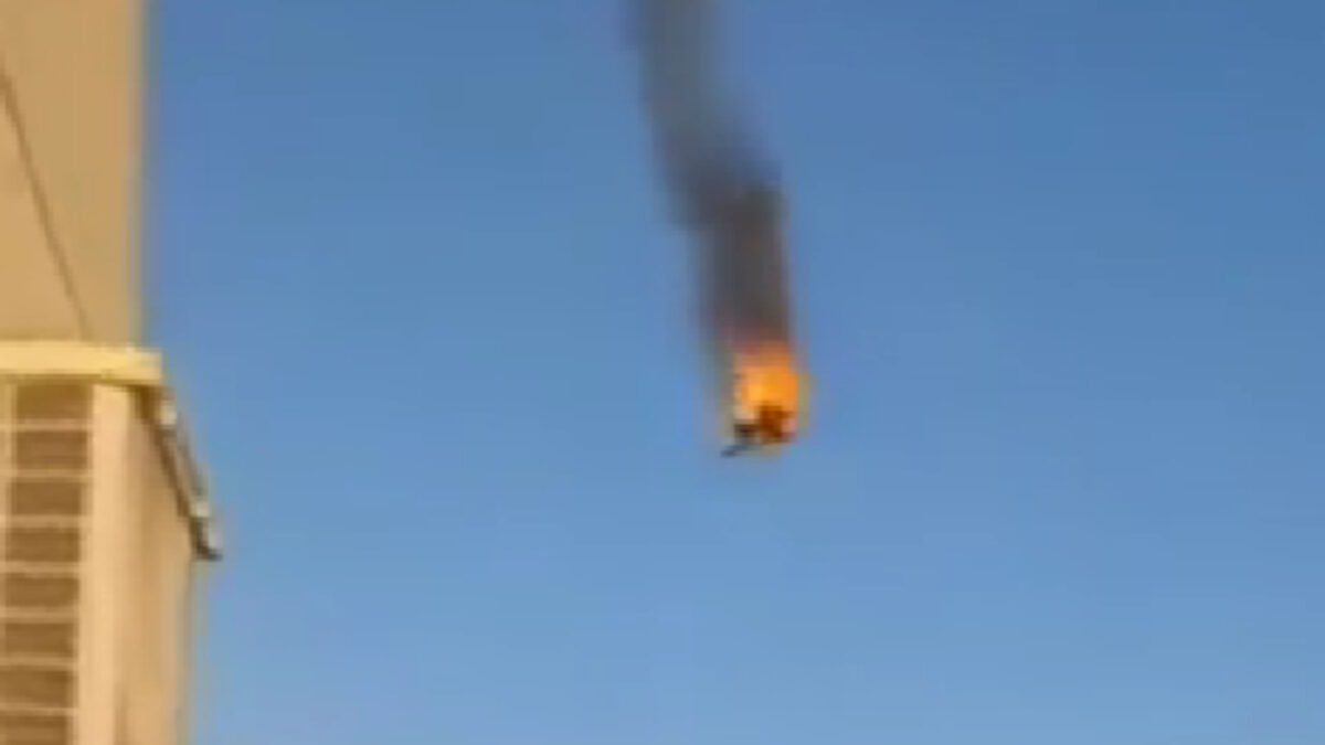 Η στιγμή που πέφτει ένα από τα αμερικανικά αεροσκάφη