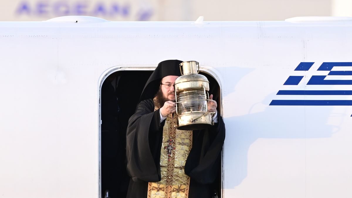 To Άγιο Φως στην Αθήνα