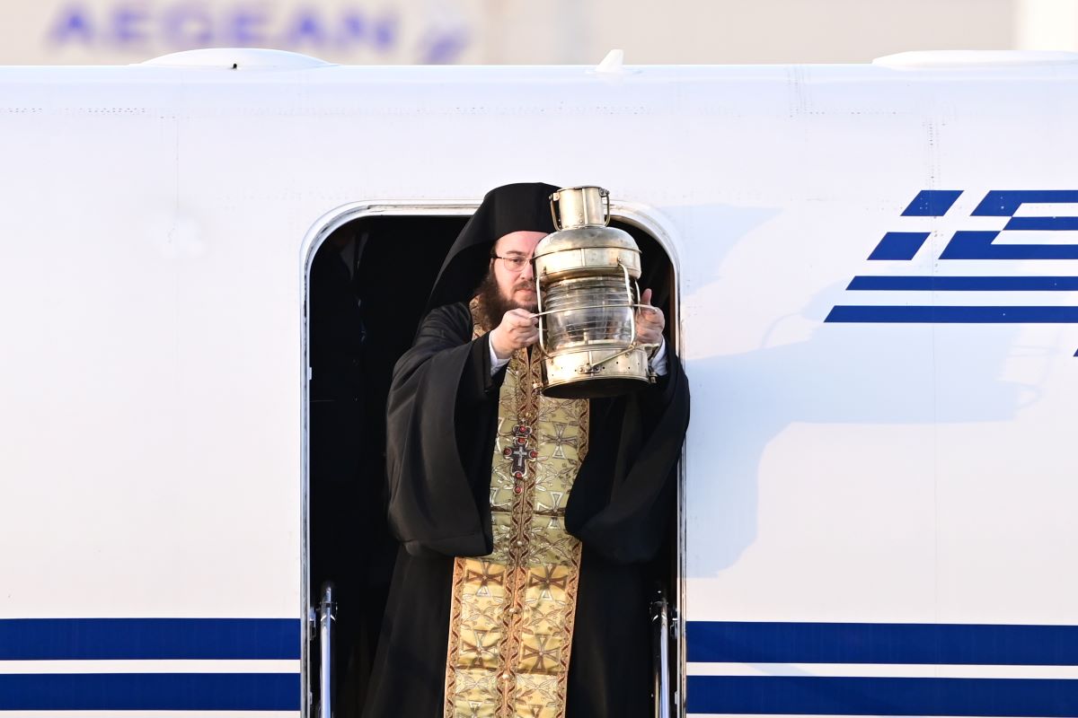 To Άγιο Φως στην Αθήνα