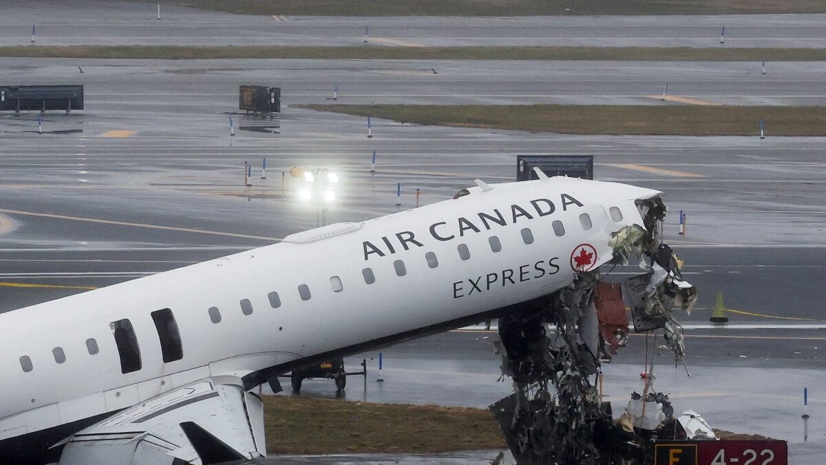 Σύγκρουση αεροσκάφους με πυροσβεστικό