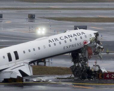 Σύγκρουση αεροσκάφους με πυροσβεστικό