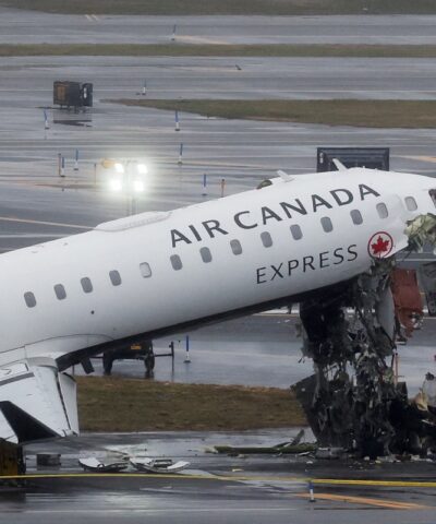 Σύγκρουση αεροσκάφους με πυροσβεστικό