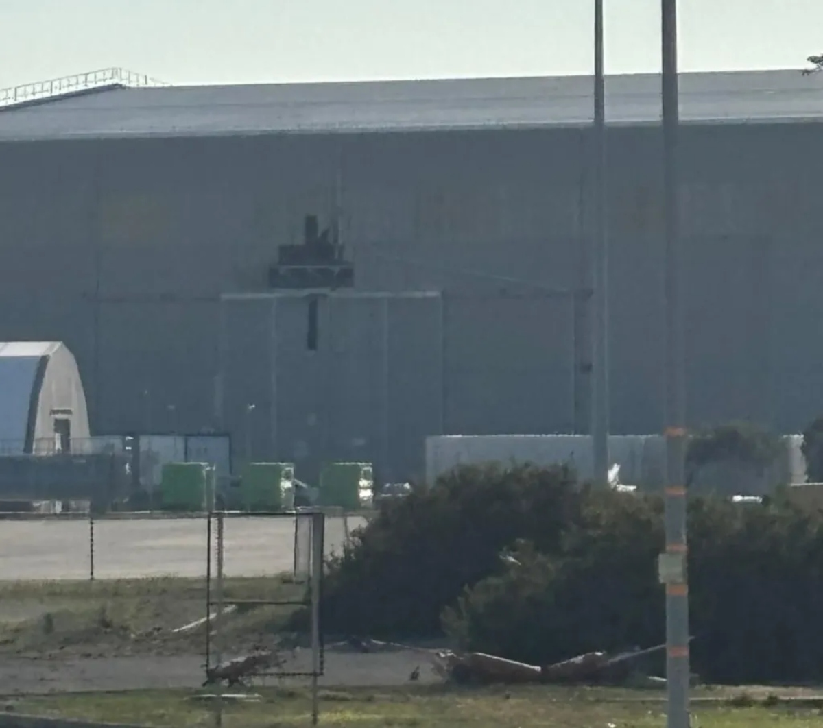 Η τρύπα στο υπόστεγο στη βρετανική βάση