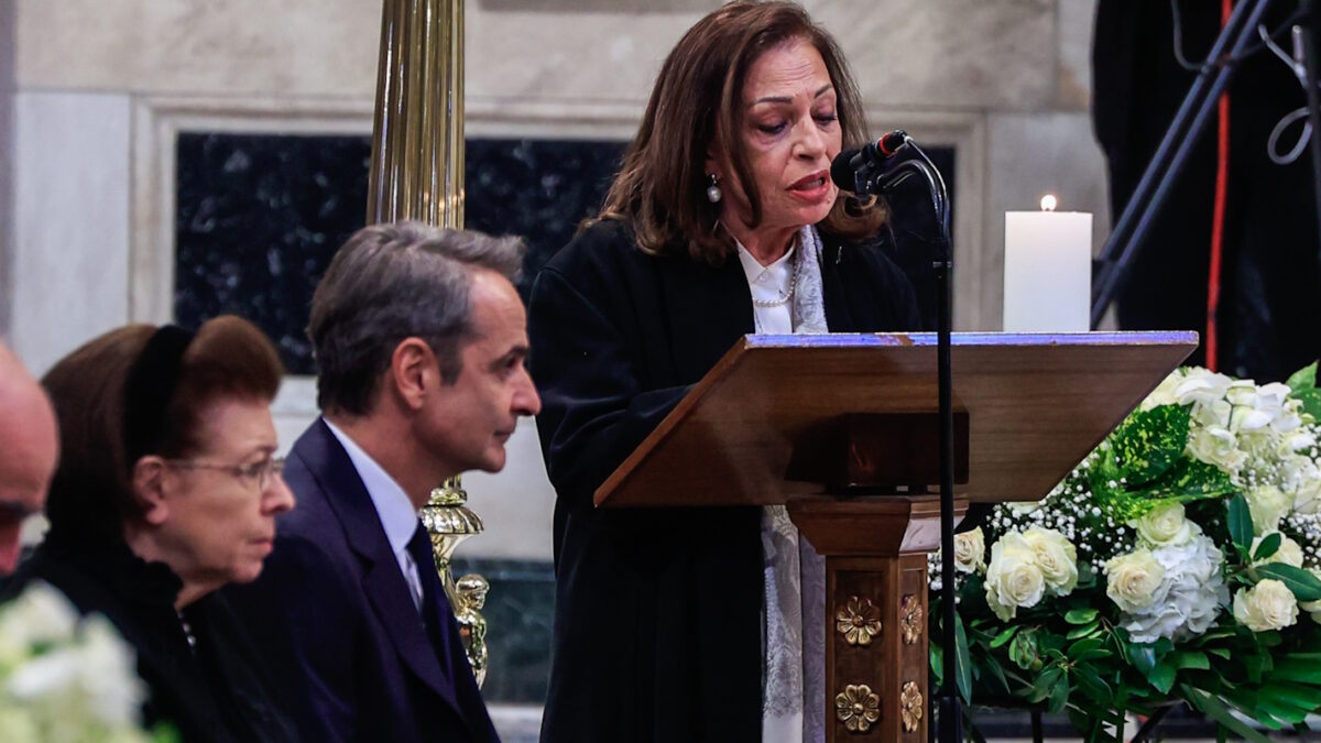 Χάρις Αλεξίου