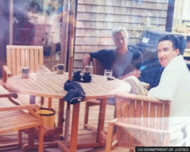 Ο πρώην πρίγκιπας Άντριου, ο Τζέφρι Επστάιν και ο Πίτερ Μάντελσον