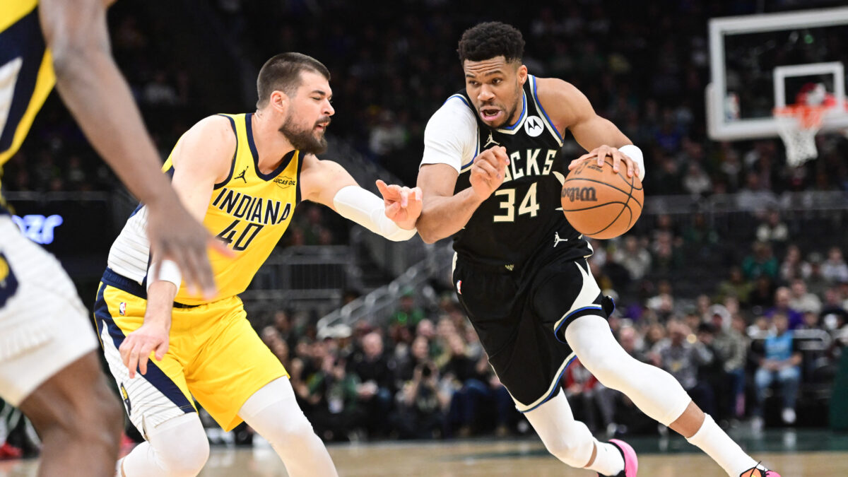 Ο Γιάννης Αντετοκούνμπο στο Μπακς - Πέισερς