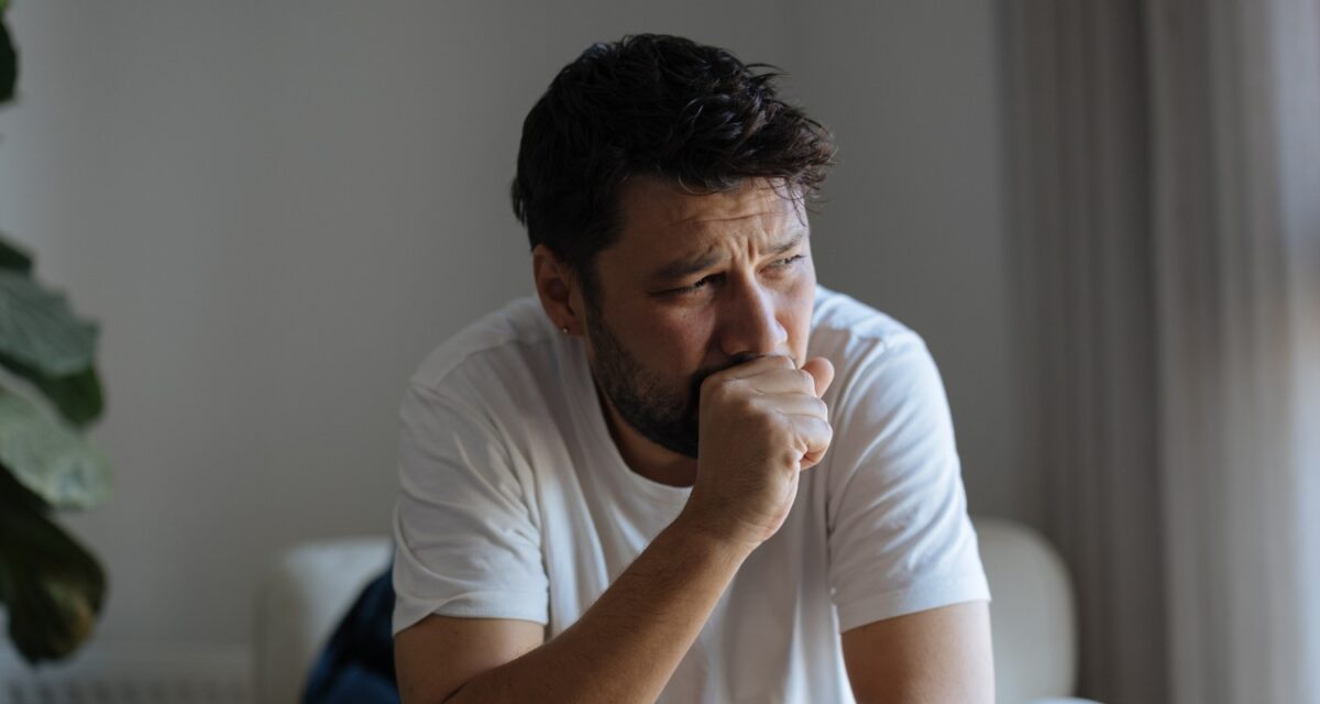 Ιώσεις: Αργεί η «άνοιξη» για τις λοιμώξεις του αναπνευστικού – Γιατί οι Έλληνες βήχουν ακόμη