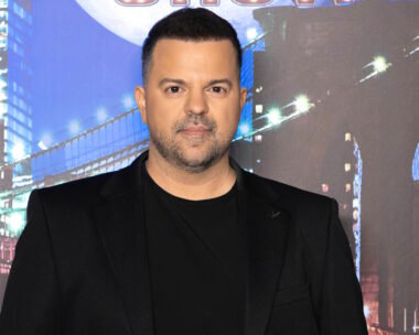 Ο Νίκος Απέργης στο στούντιο της εκπομπής «The 2night Show»