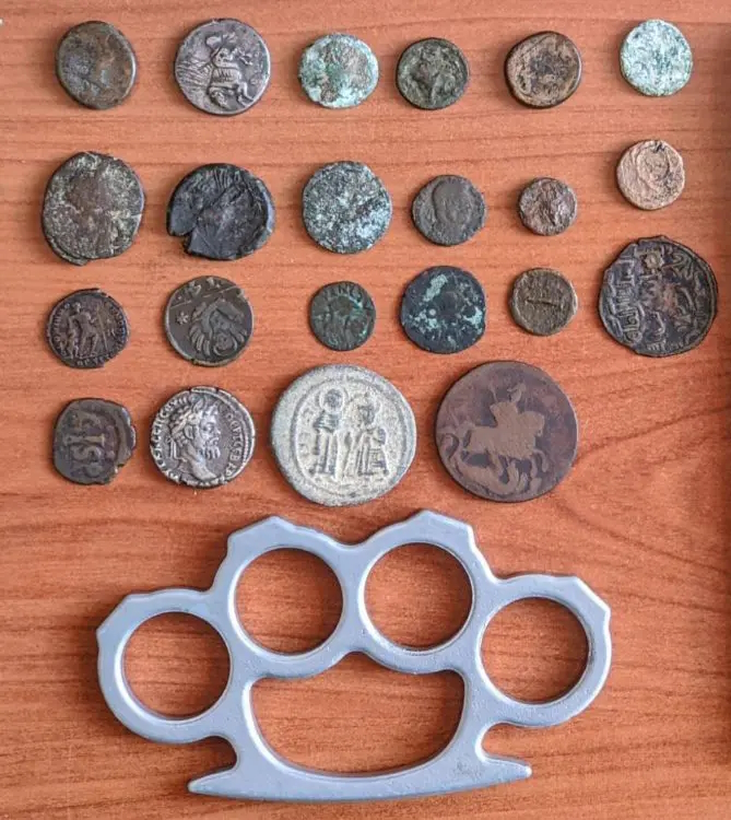 41χρονος στην Κέρκυρα κατείχε 22 αρχαία νομίσματα